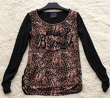 穿越时光的时尚宝典 千百惠外贸精品服饰店，零售业的独特风景线